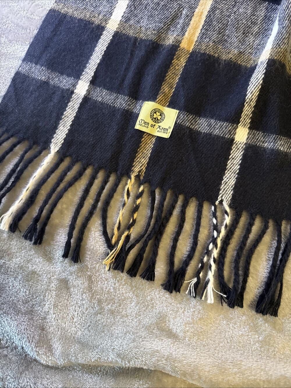 Man of Aran Irish Plaid Scarf Black Gray Fringe Made Ireland Soft Warm